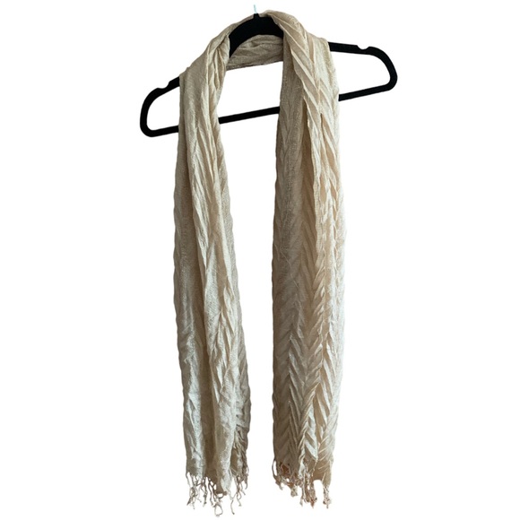 5/$20 2 set of scarves gold and silver colors - Picture 6 of 6